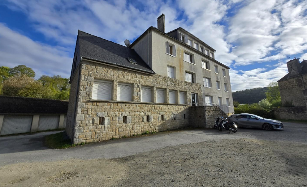 Marché N°202600009 : Travaux de désamiantage et de déconstruction d’un ensemble de bâtiments sis 20, 22 et 26, Rue de Penthièvre à JUGON-LES-LACS (22270).